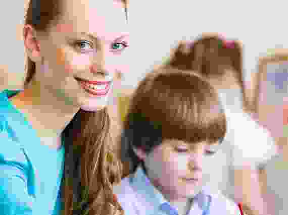 teacher-kid img